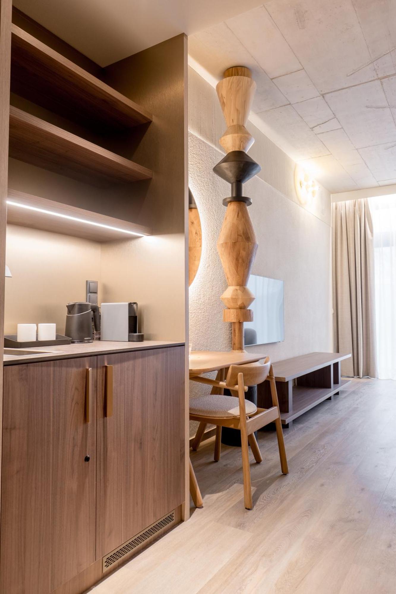 Glar Conference & Hotel
